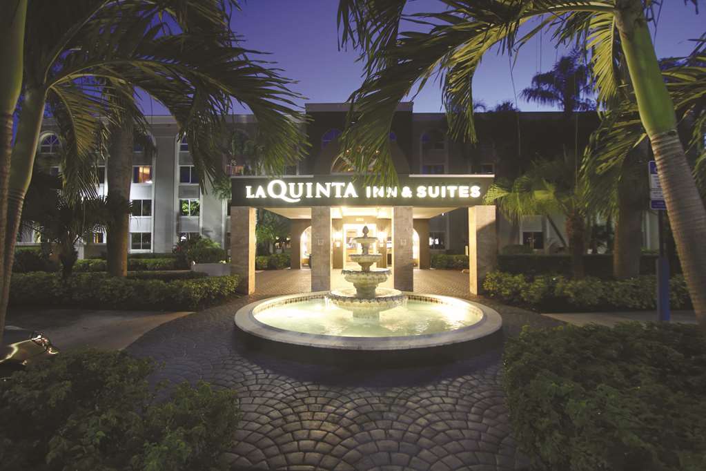 La Quinta Inn & Suites by Wyndham Coral Springs South - featured photo