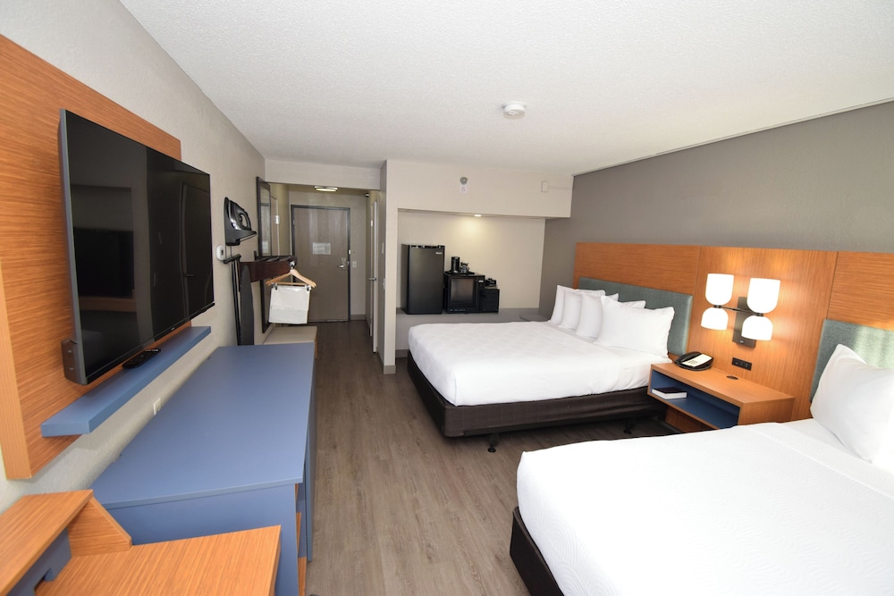 Country Inn & Suites by Radisson Coon Rapids MN - photo 8