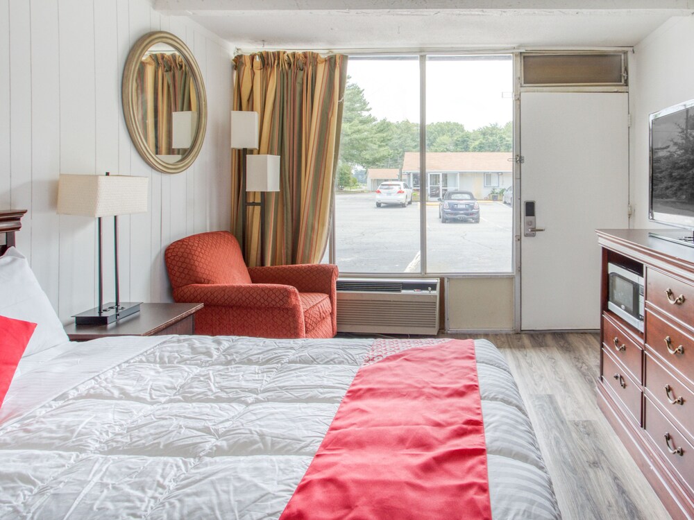 OYO Inn Kernersville - photo 10