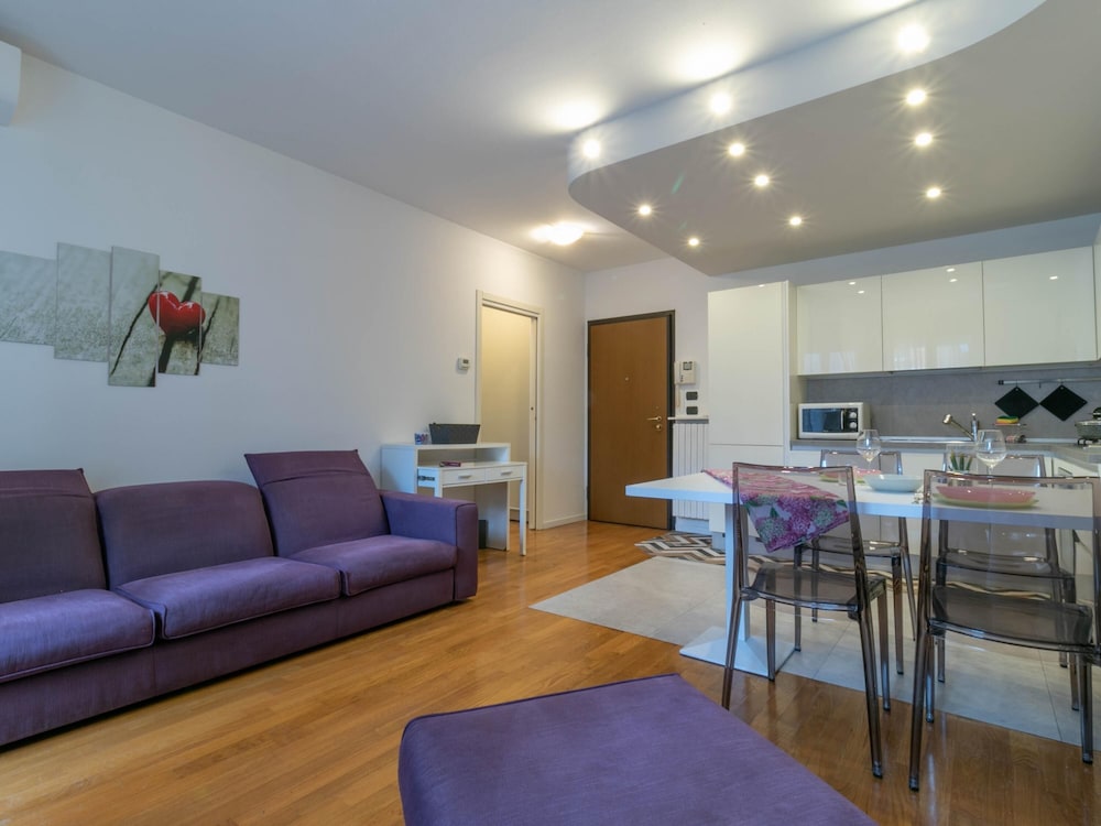 Violet House Garden — 4-Star Luxury Hotel in Lecco, Italy