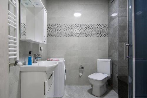 Heart of Ortachala 2Bedrooms with open view