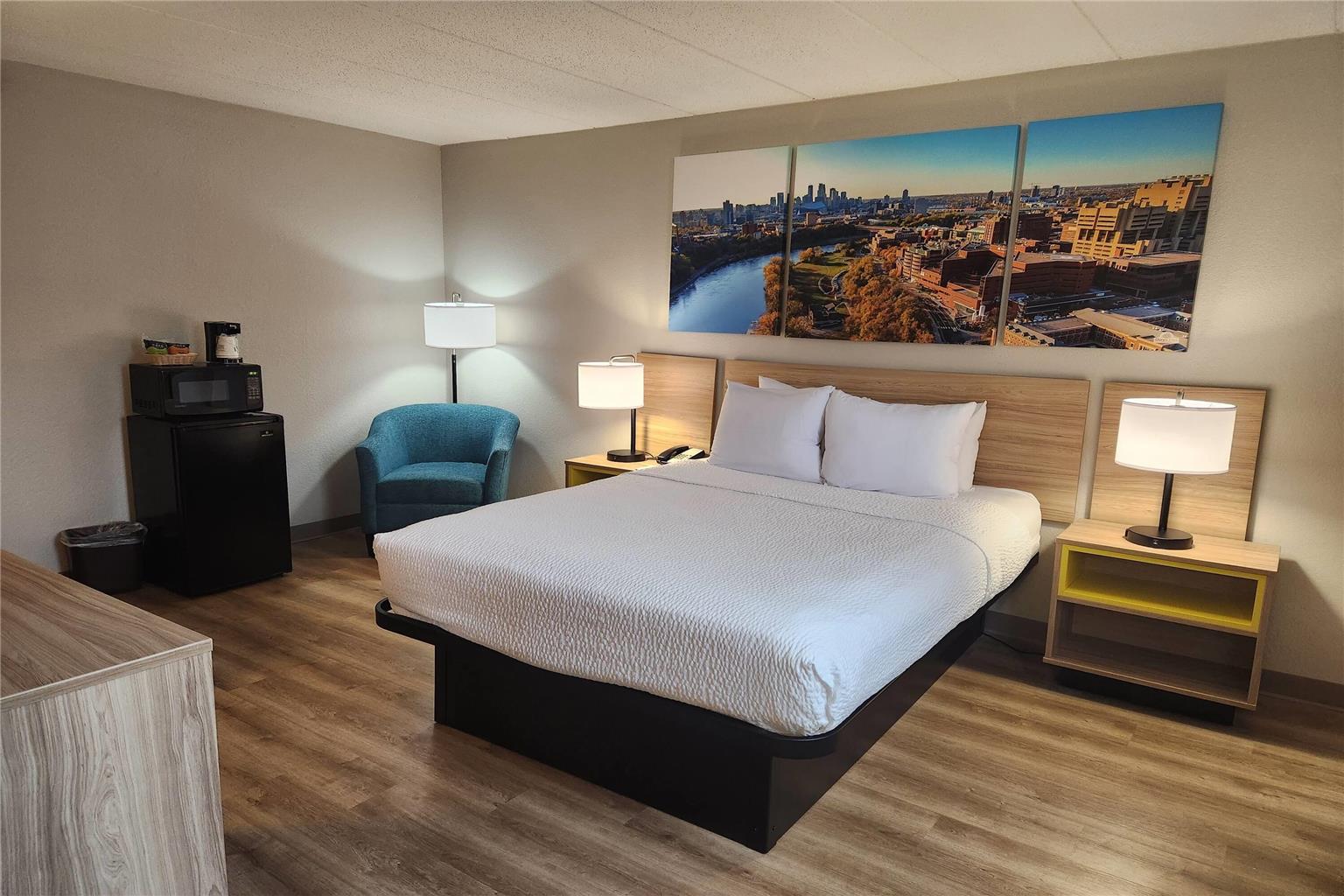 Days Hotel by Wyndham University Ave SE - photo 20