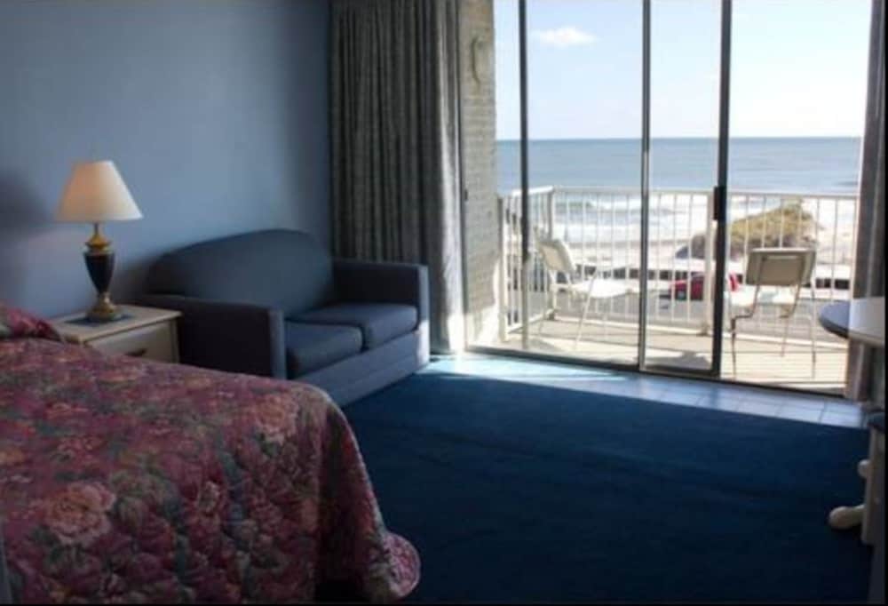 Acropolis Oceanfront Resort - photo 9