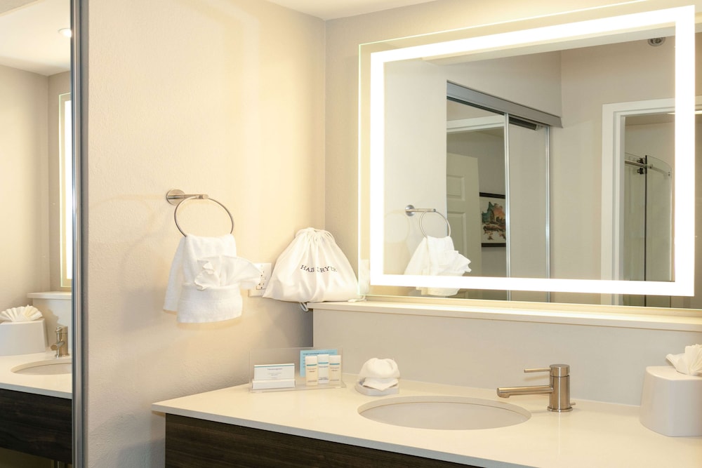 Hampton Inn & Suites Nashville Green Hills - photo 24
