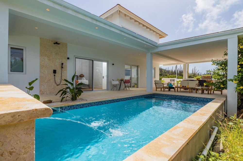 NEW Modern 2BR 2BA w Privatepool in Quiet Area in Noord, Aruba