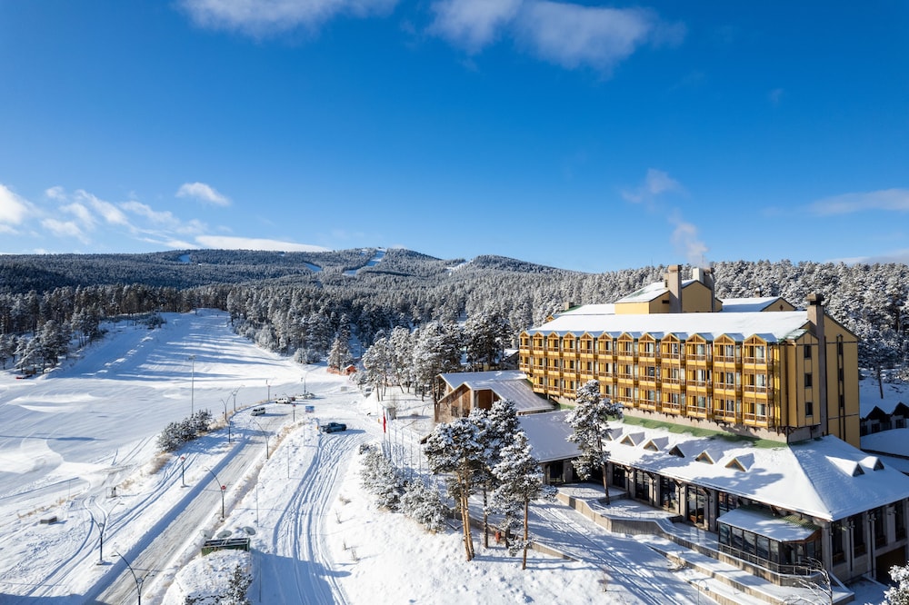 Duja Chalet Ski Center — 5-Star Luxury Hotel in Sarikamis, Turkey