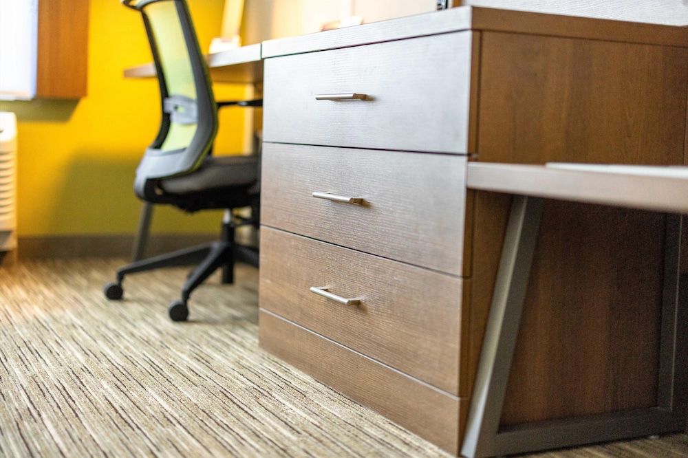 Holiday Inn Express & Suites San Jose Silicon Valley - photo 17