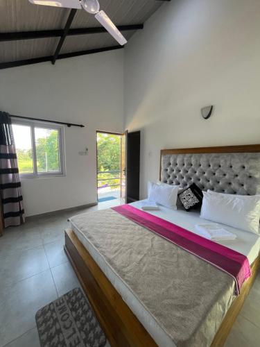 Royal Crown Residency Hotel — Colombo