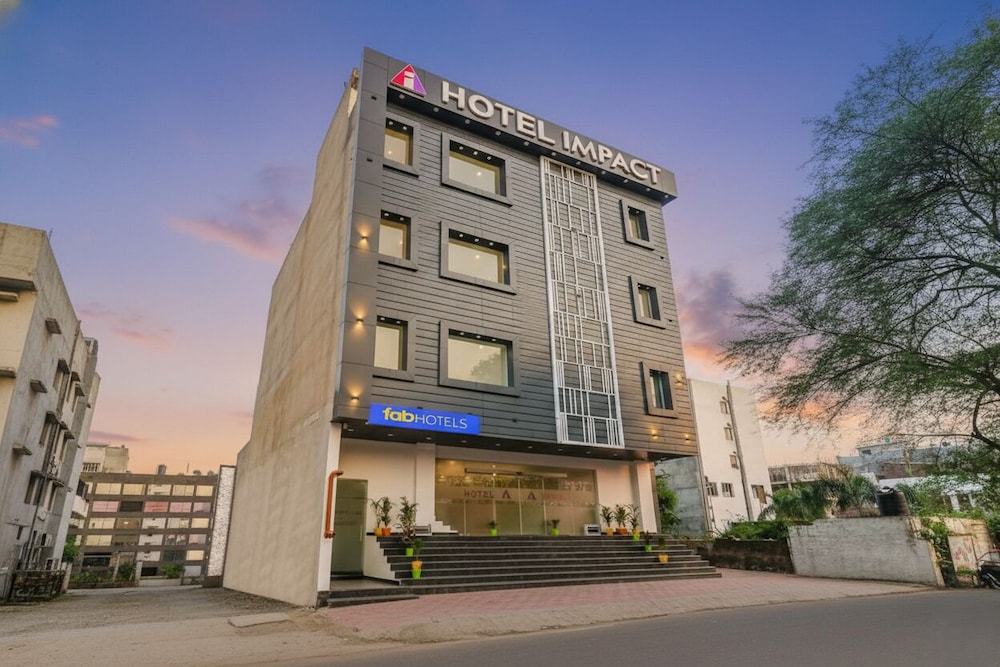 FabHotel Impact - last minute hotel in Lucknow