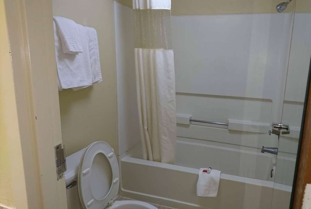 Travelodge by Wyndham Knoxville East - photo 11