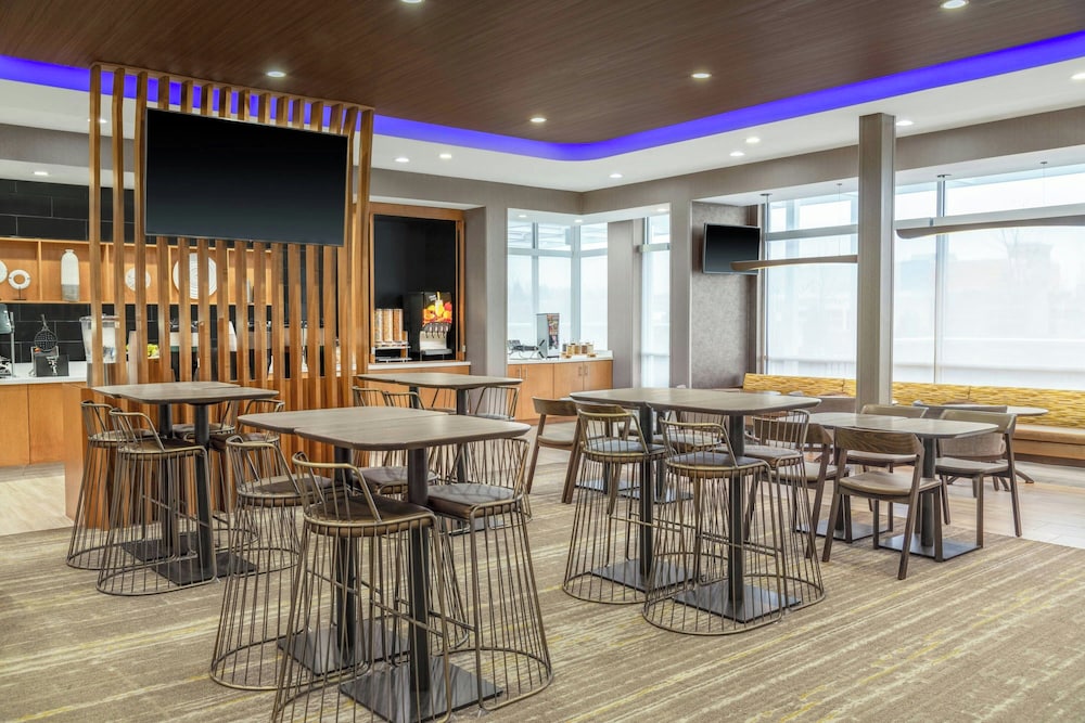 SpringHill Suites by Marriott Holland - photo 24