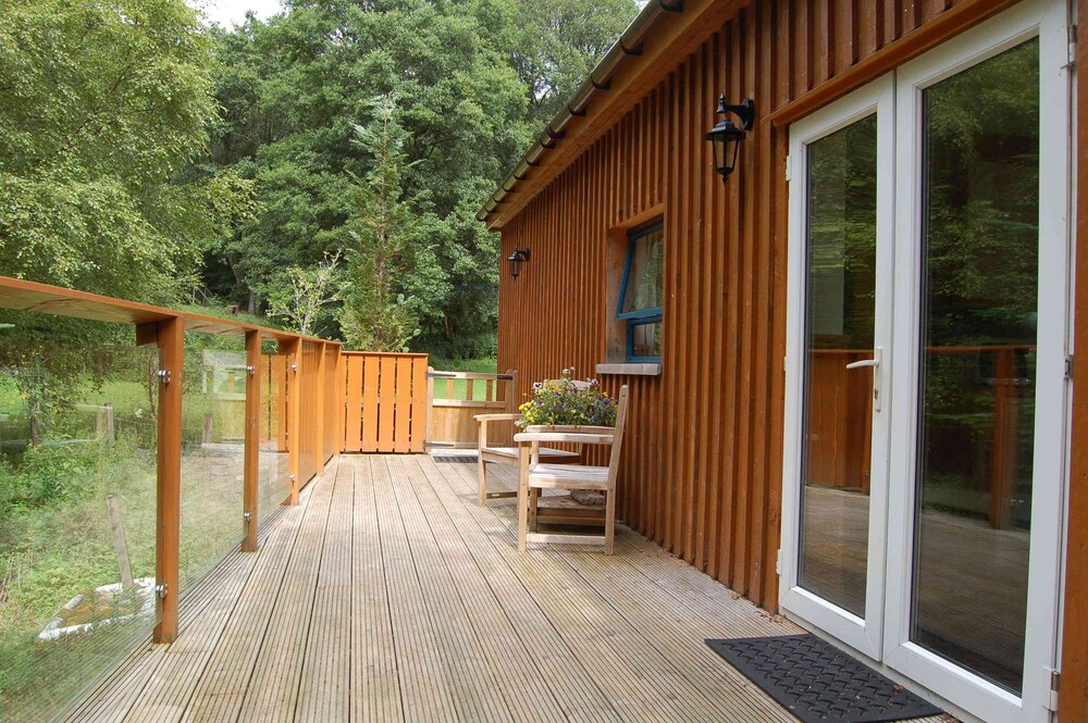 Waterfall Lodge private waterfall and sauna — 4-Star Luxury Hotel in Dunfermline, United Kingdom