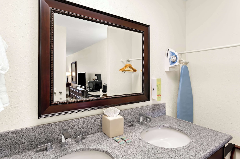 Surestay Plus Hotel by Best Western Susanville - photo 34