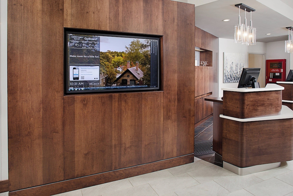 Courtyard by Marriott Manchester Boston Regional Airport - photo 30
