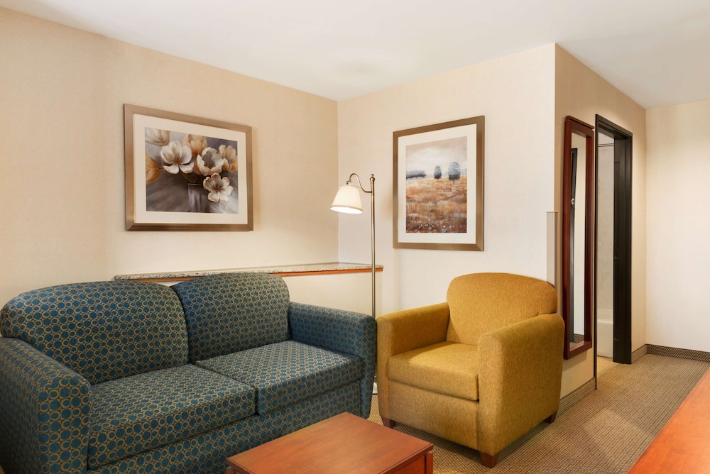 Hampton Inn Spearfish - photo 8