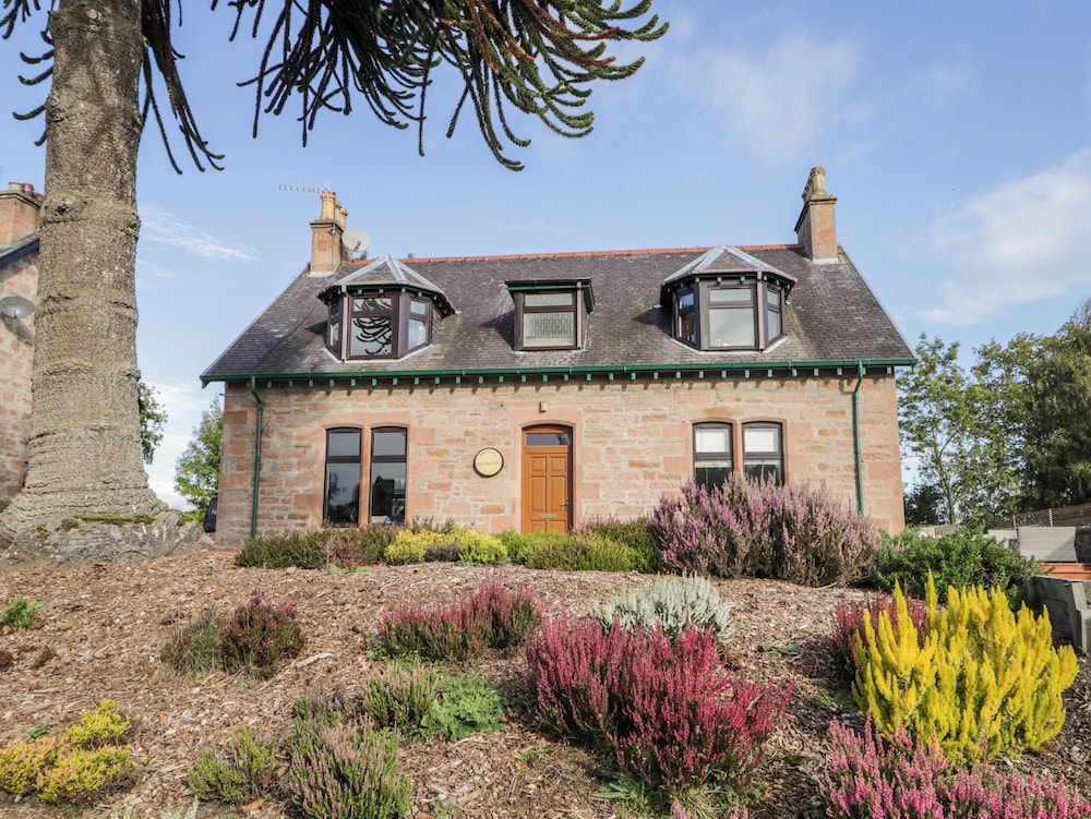 Orrinside — 4-Star Luxury Hotel in Muir Of Ord, United Kingdom