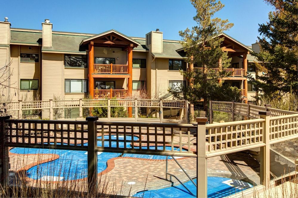 Ski In Condo in Snow Flower Resort by RedAwning - photo 25