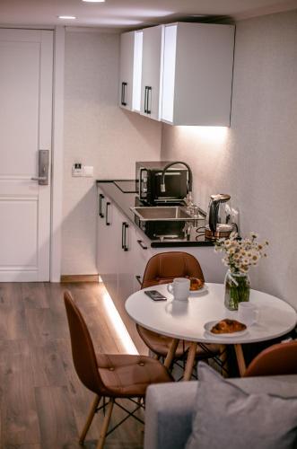 Luxury Duplex Studios City Center