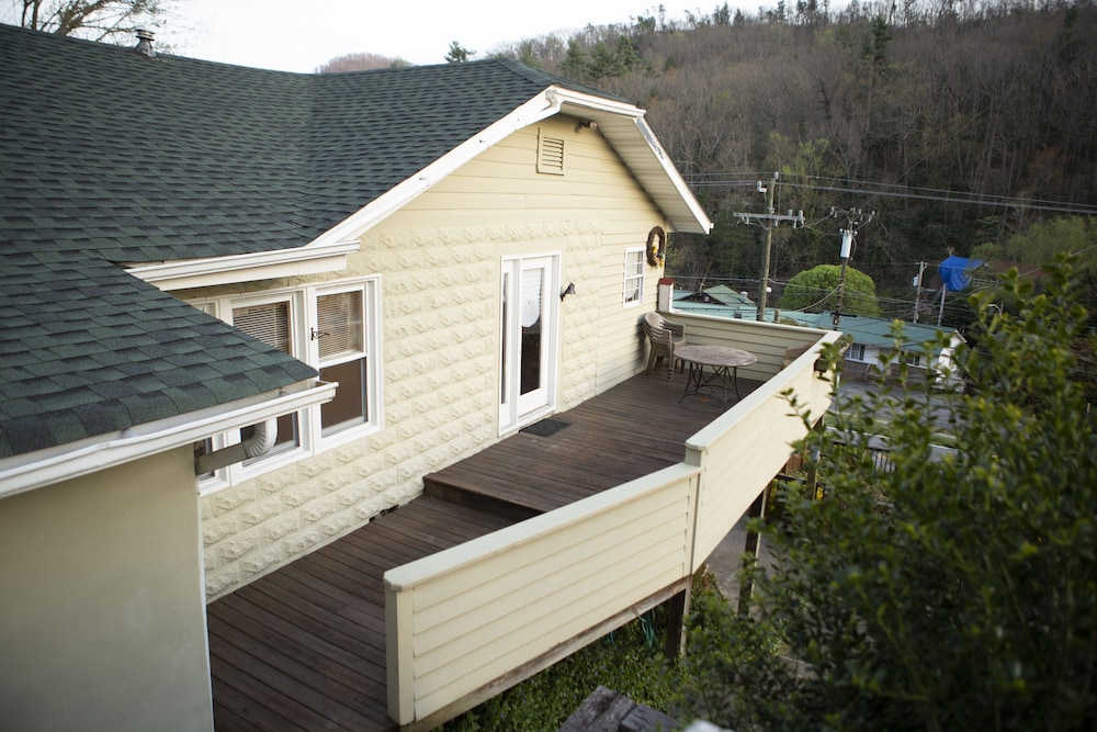 The Chimney Rock Inn & Cottages - photo 48