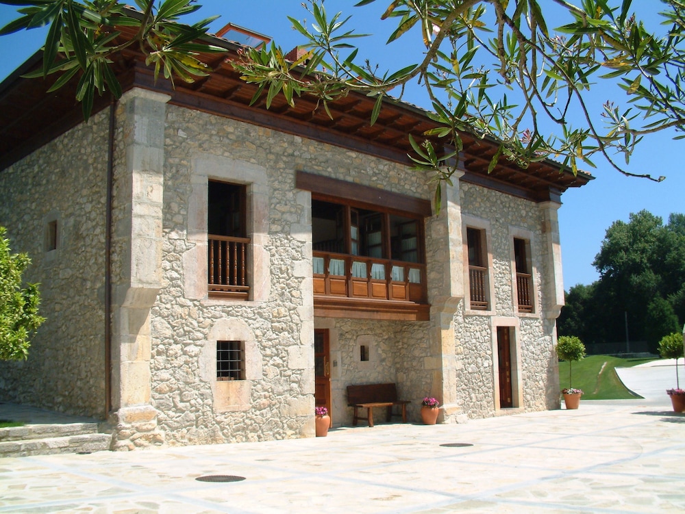 Aldama Golf — carbon neutral stay, Llanes