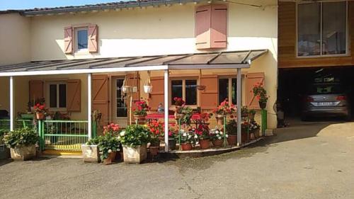 Gite a la Ferme — 4-Star Luxury Hotel in None, France