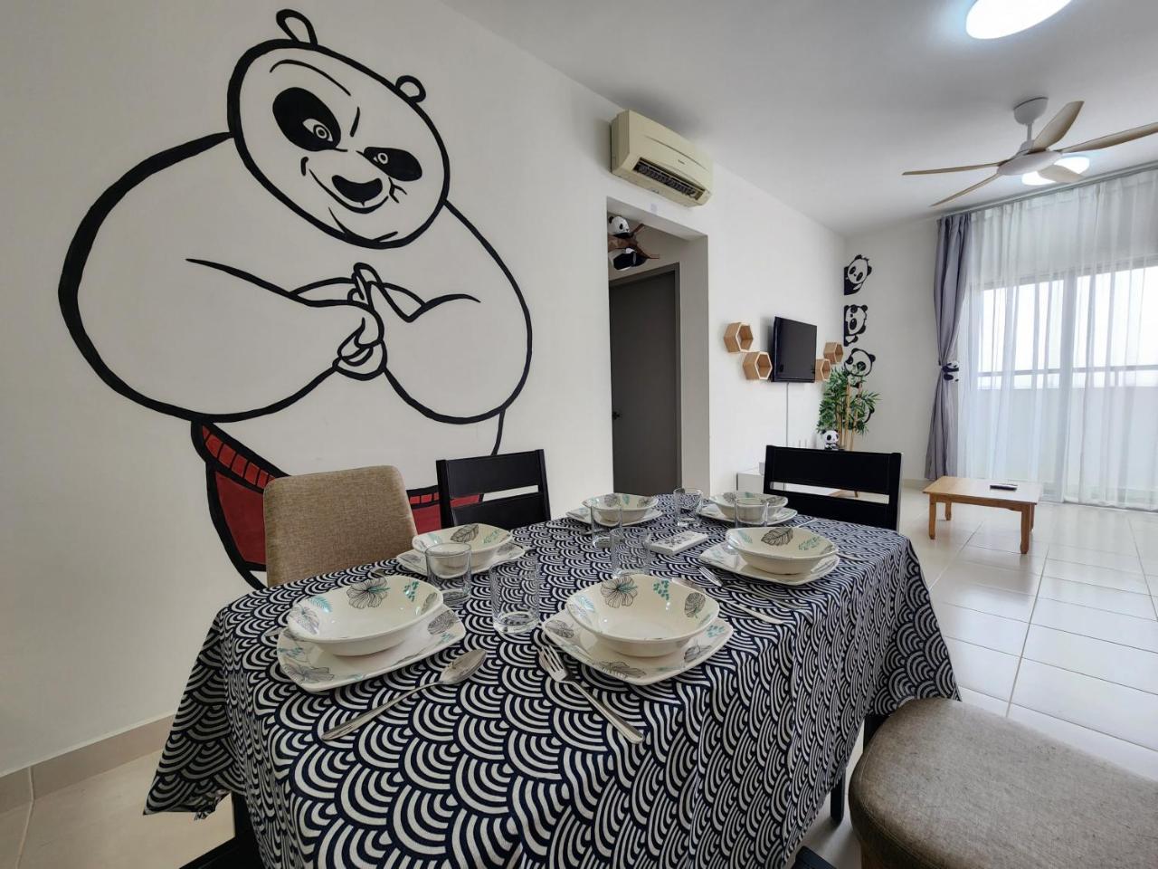 Netflix Panda House 3B2R Rimbayu kota kemuning with Atari games — 4-Star Luxury Hotel in Shah Alam, Malaysia