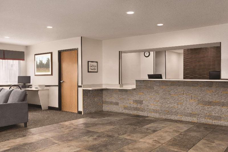 Wingate by Wyndham Auburn - photo 4