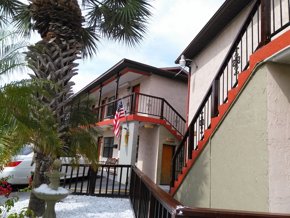 Merida Inn and Suites - photo 46