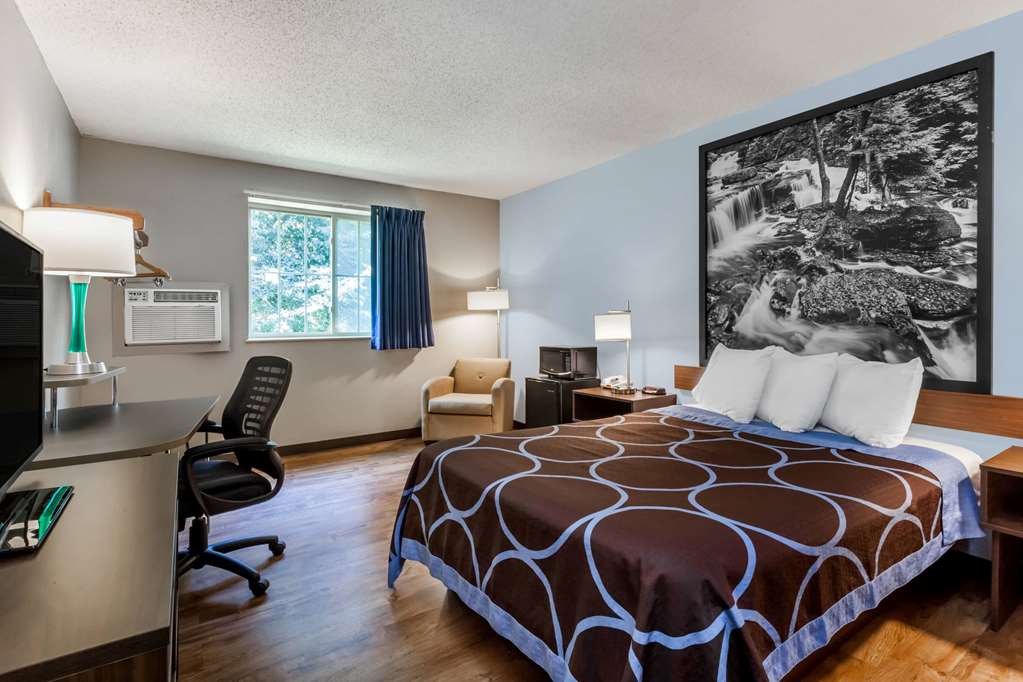 Super 8 by Wyndham East Stroudsburg Poconos - photo 6