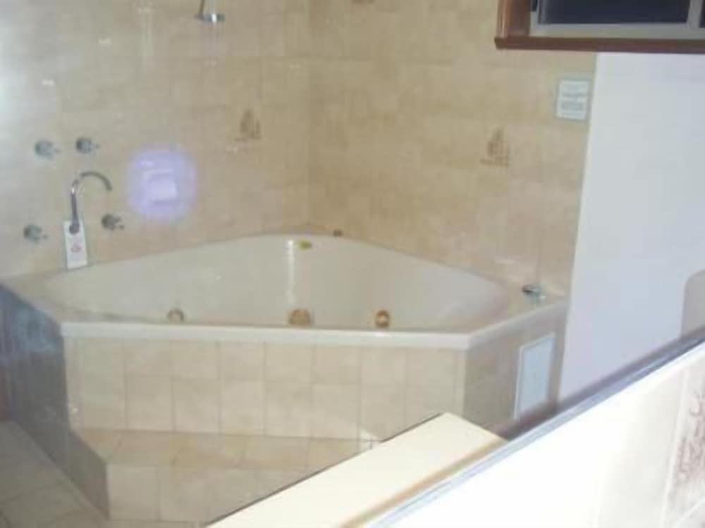 Paradise Lakes Motel Shepparton — Shepparton — photo 5