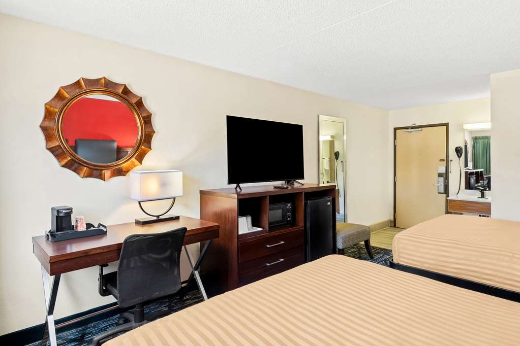 Econo Lodge Emporia - photo 27