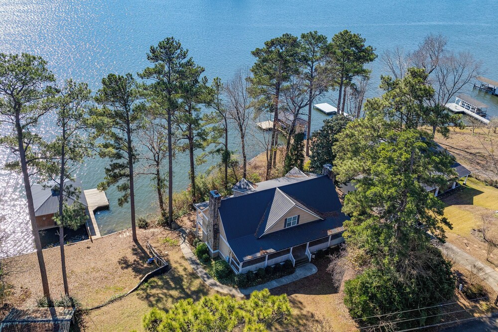 Lake Sinclair Retreat With Big Water Views And Dock — Milledgeville