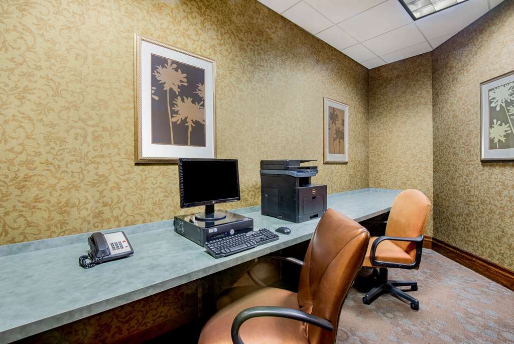La Quinta Inn & Suites by Wyndham Bel Air I 95 Exit 77A - photo 24