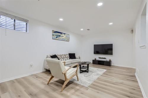 15 mins from DIA Fenced Yard Garage Remodeled — 4-Star Luxury Hotel in Aurora, United States
