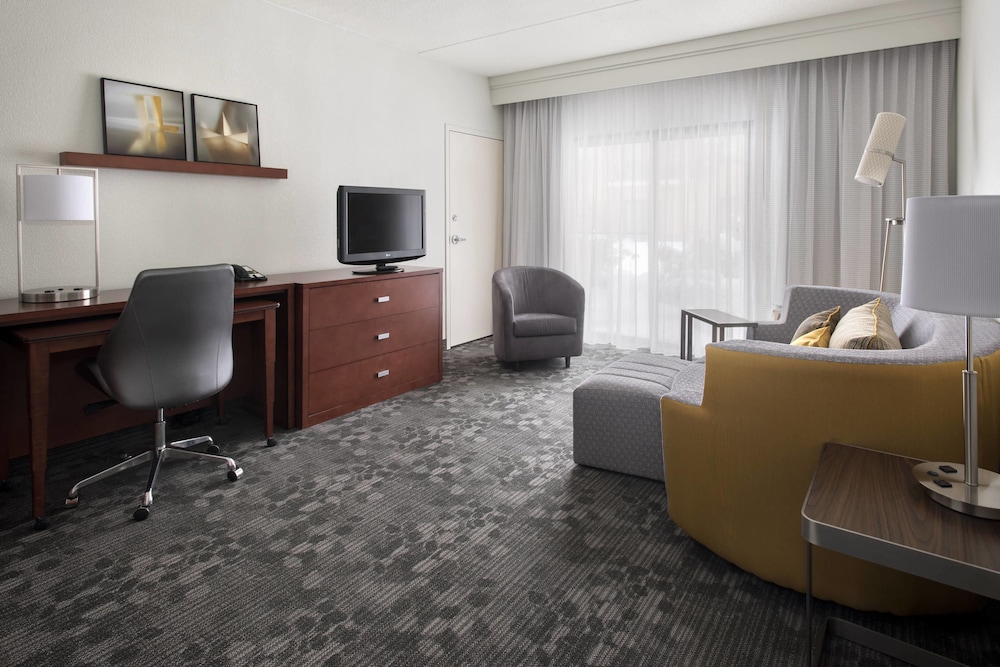 Courtyard by Marriott Boston Norwood Canton - photo 8