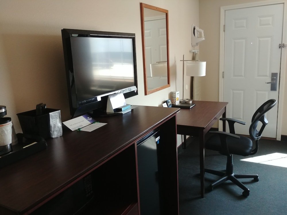 Boarders Inn & Suites Broken Bow By Cobblestone Hotels - photo 10