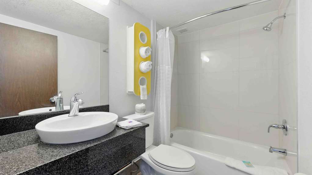 Motel 6 Atlanta GA Atlanta Airport - photo 31