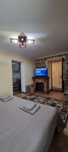 Kvartura z dvorukom — 4-Star Luxury Hotel in Kamianets-Podilskyi, Ukraine