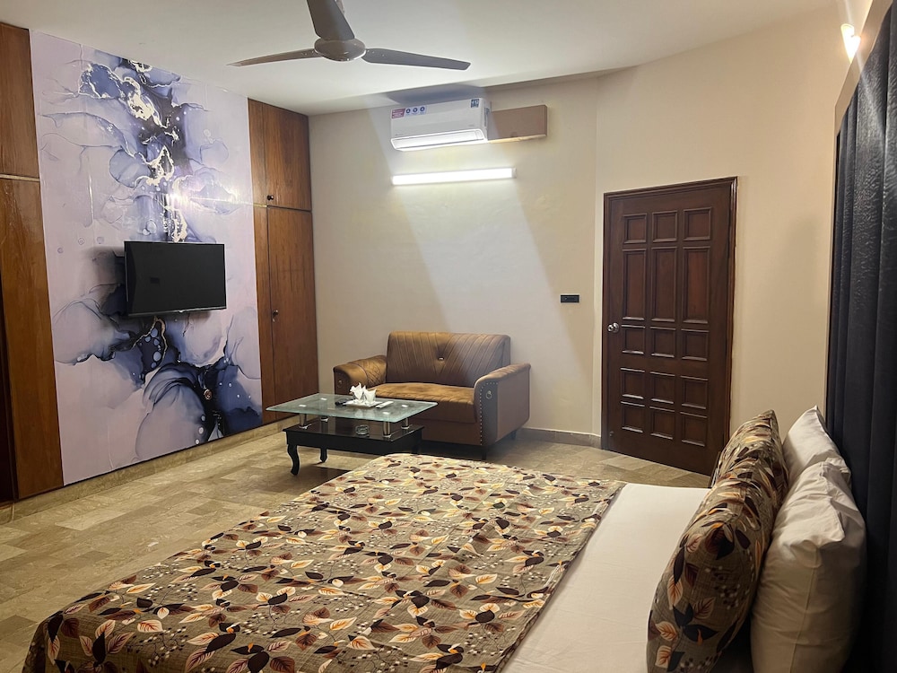 Hotel Imperial DHA in Karachi, Pakistan