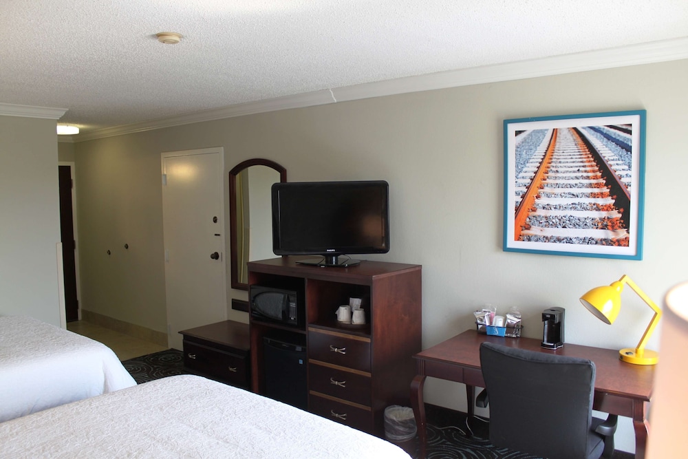 Hampton Inn Perry Ga - photo 13