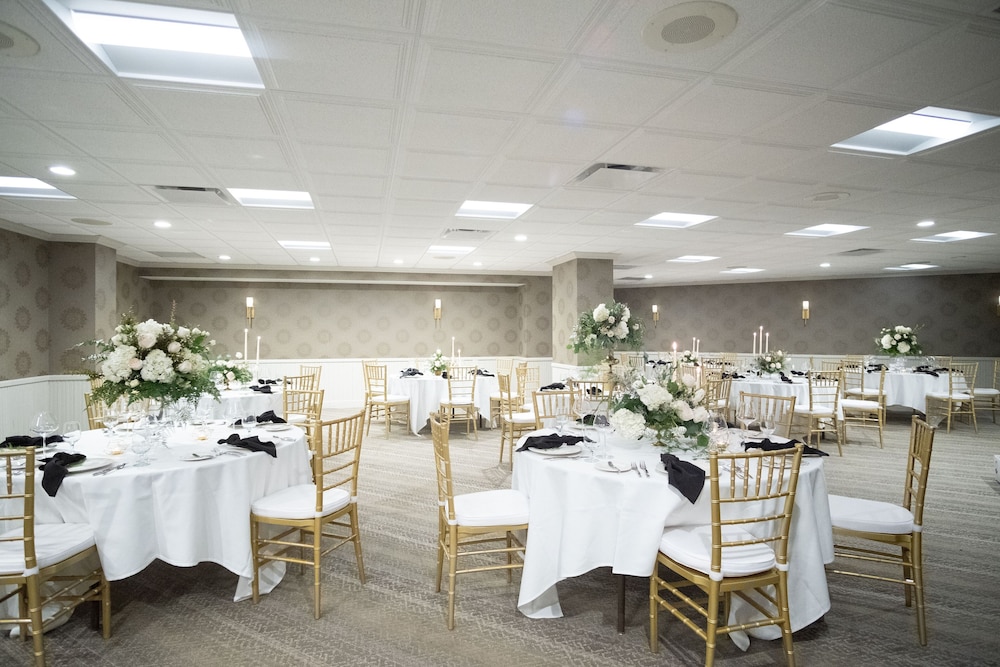 The Geneva Inn - photo 36