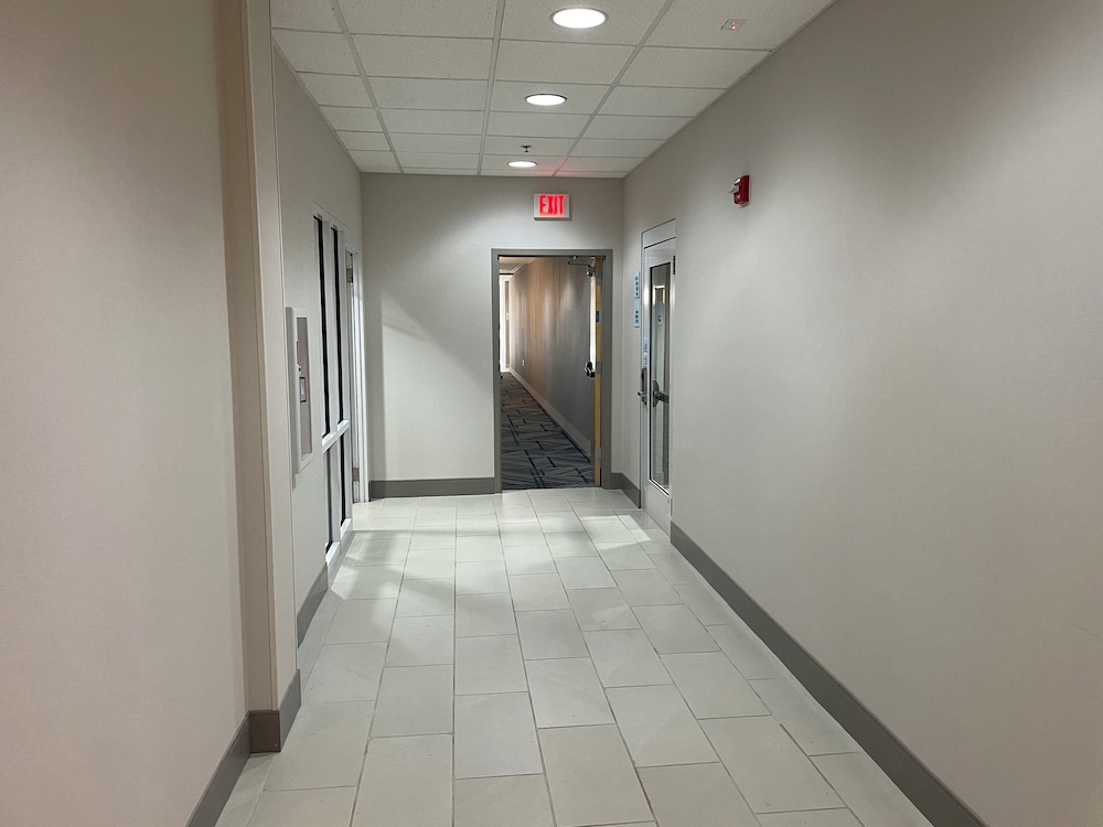 Holiday Inn Express Hotel & Suites Raleigh SW NC State by IHG - photo 101