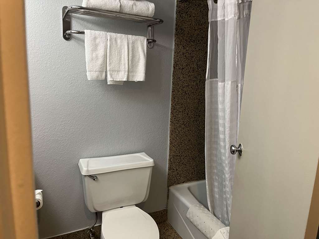 Fifth Season Inn & Suites - photo 22