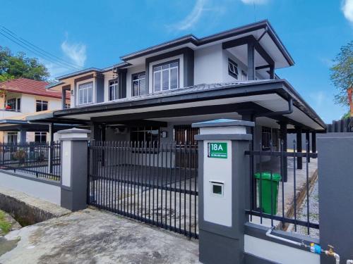 Sibu T1 Homestay 4 Bedrooms — 4-Star Luxury Hotel in Sibu, Malaysia