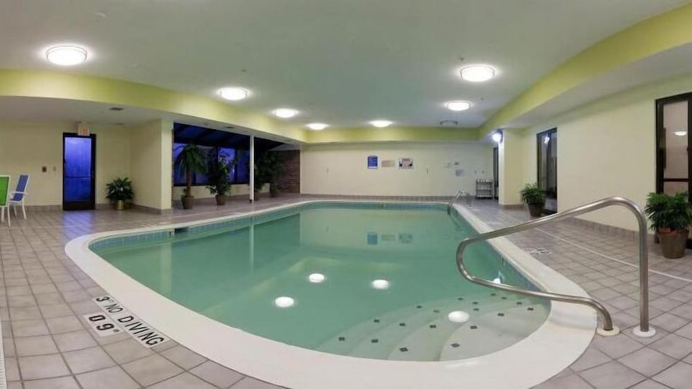 Holiday Inn Express Hotel & Suites Dayton West Brookville by IHG - photo 17