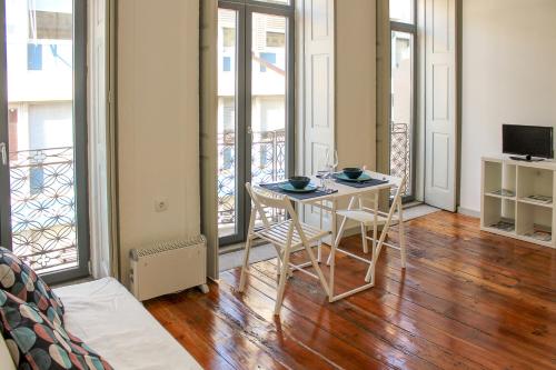 Bonjardim Flats T1 com varanda — 4-Star Luxury Hotel in Porto, Portugal
