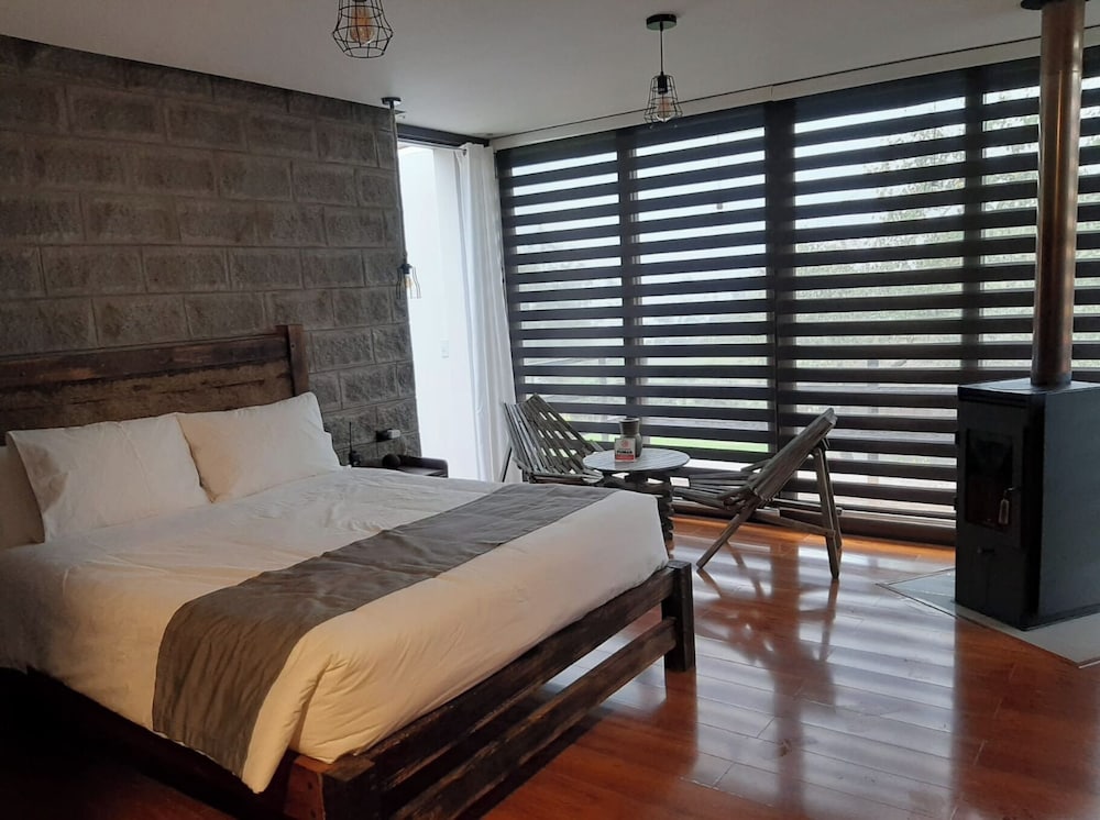 Los Laureles Glamping in Pillaro, Ecuador