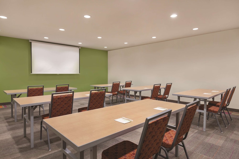 Home2 Suites by Hilton College Station - photo 23