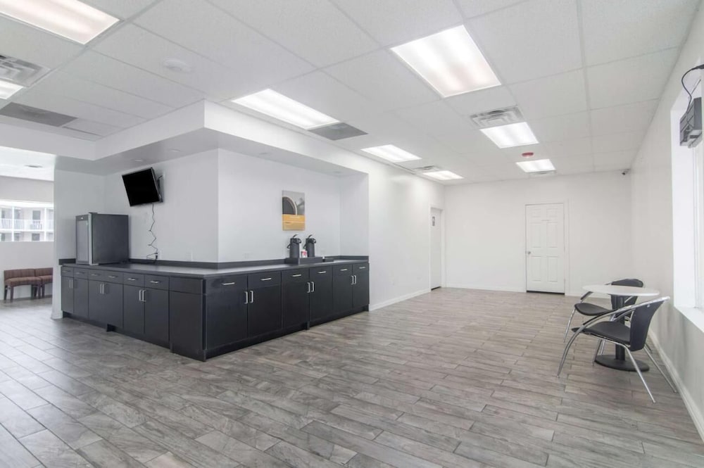 LoneStar Inn & Suites - photo 3