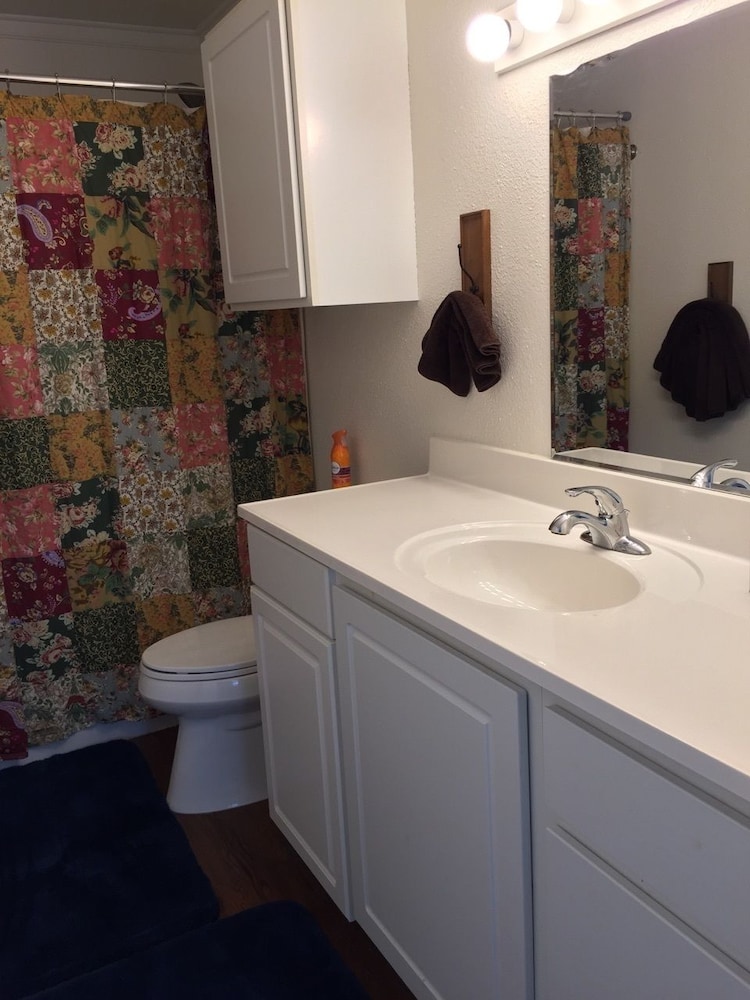 Blanco County Inn - photo 68